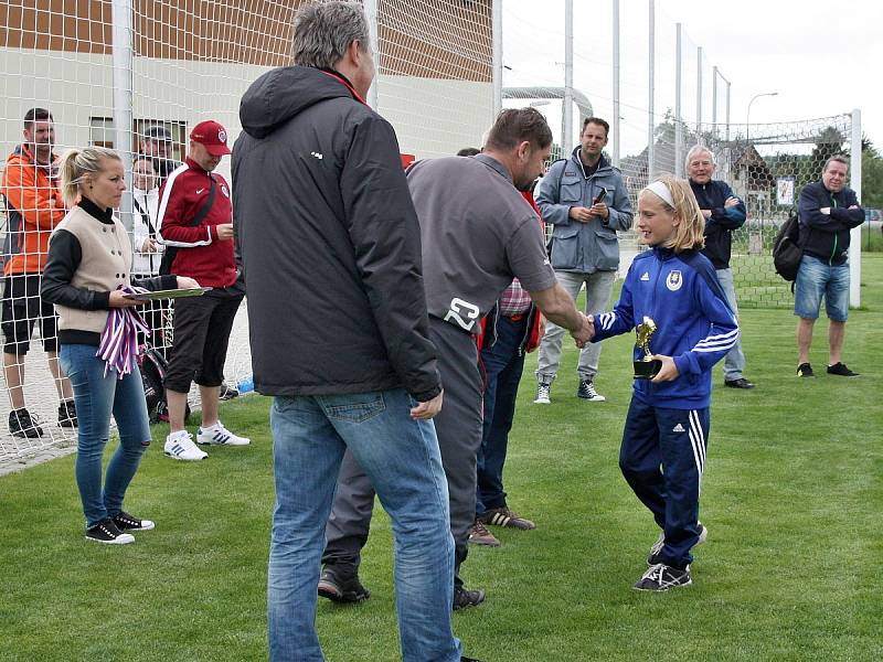 Z finálového turnaje soutěže meziokresních výběrů kategorie U11 v Horních Počaplech na Mělnicku.