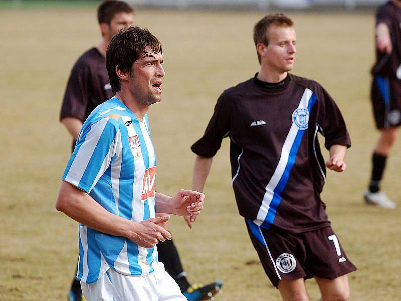 17. kolo II. ligy: Zenit Čáslav - SK Kladno 3:1, 13. března 2011.