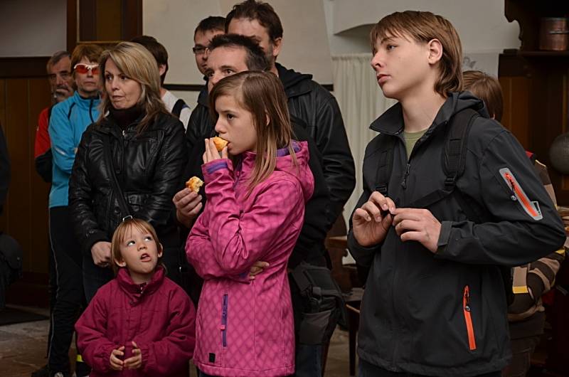 Velikonoční svátky slavili o víkendu lidé na celém okrese. Jarní atmosféra přilákala do Žlebů stovky návštěvníků