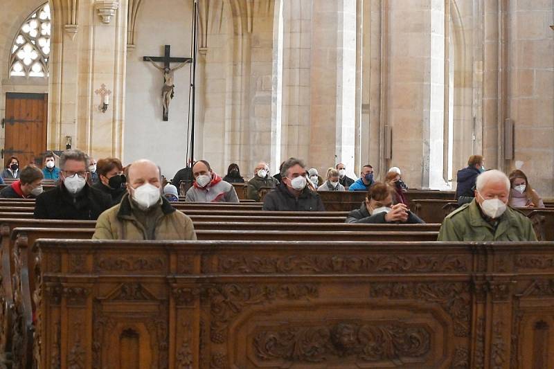 Z bohoslužby na Velký pátek v chrámu sv. Barbory v Kutné Hoře.