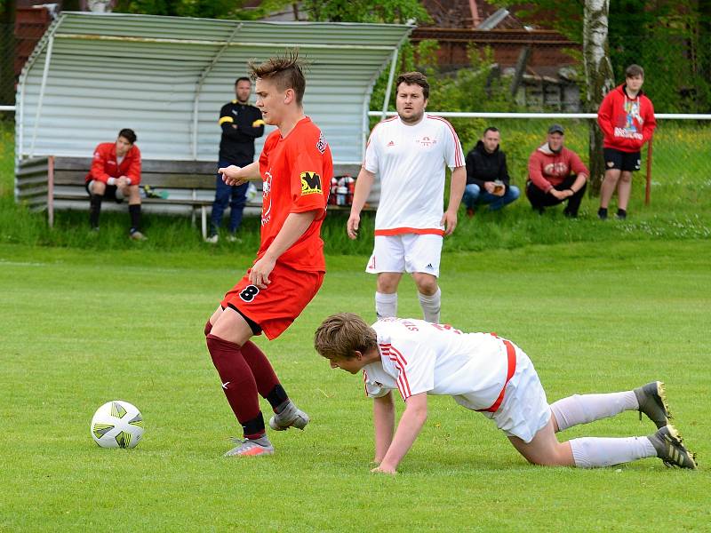 Fotbalisté Červených Janovic v sestavě s Romanem Bednářem, Tomášem Řepkou nebo Martinem Jiránkem porazili v přípravném utkání Tupadly 5:2.