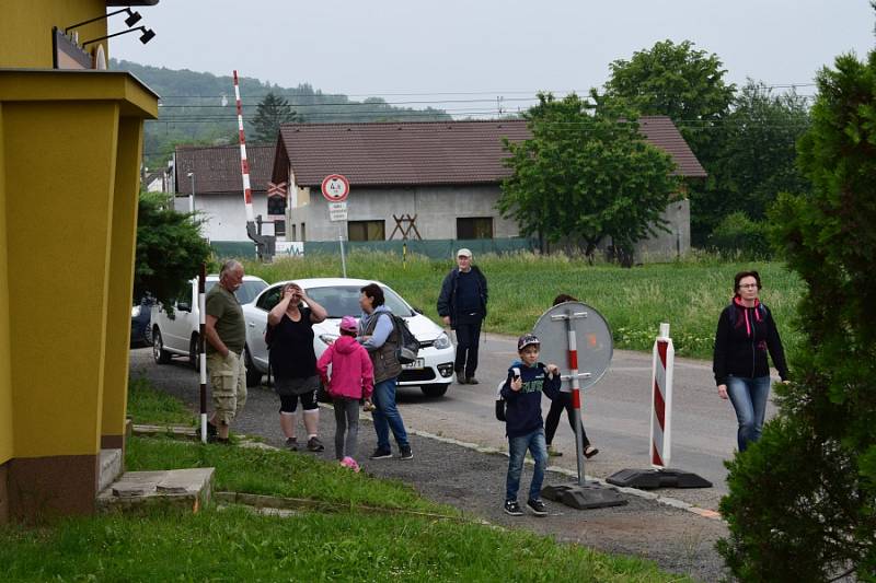 Za svatým Jakubem vyrazilo z Hlízova přes čtyři sta lidí.