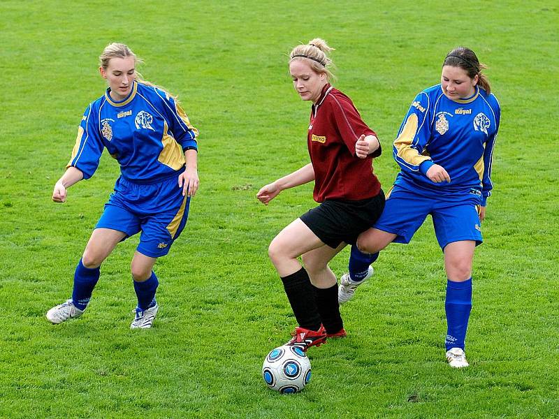 14. kolo III. ligy žen: Kutná Hora - Vonoklasy, 16. května 2010.