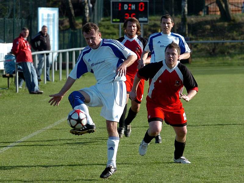 Fotbal: Zbraslavice - Trhový Štěpánov, 17. dubna 2010