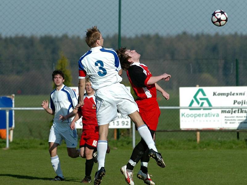 Fotbal: Zbraslavice - Trhový Štěpánov, 17. dubna 2010