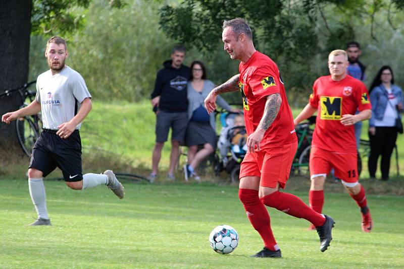 Fotbalová III. třída: FK Záboří nad Labem - TJ Sokol Červené Janovice 4:2 (2:1).