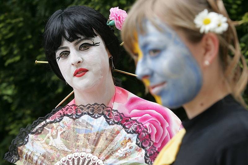 Ulice historického města žily charitativní akcí Stonožková Kutná Hora.