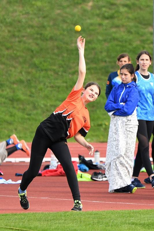 Z atletického finále krajského přeboru družstev starších žáků