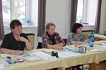 Lidé v Chlístovicích volí v opakovaných komunálních volbách.
