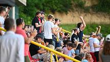 Fanoušci našich fotbalistů na stadionu v kutnohorském Lorci.