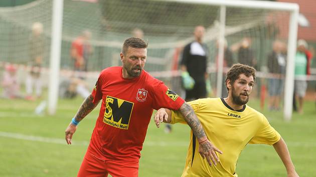 Tomáš Řepka zaplnil i domácí stadion při zápasu Červených Janovic s Vlkančí.