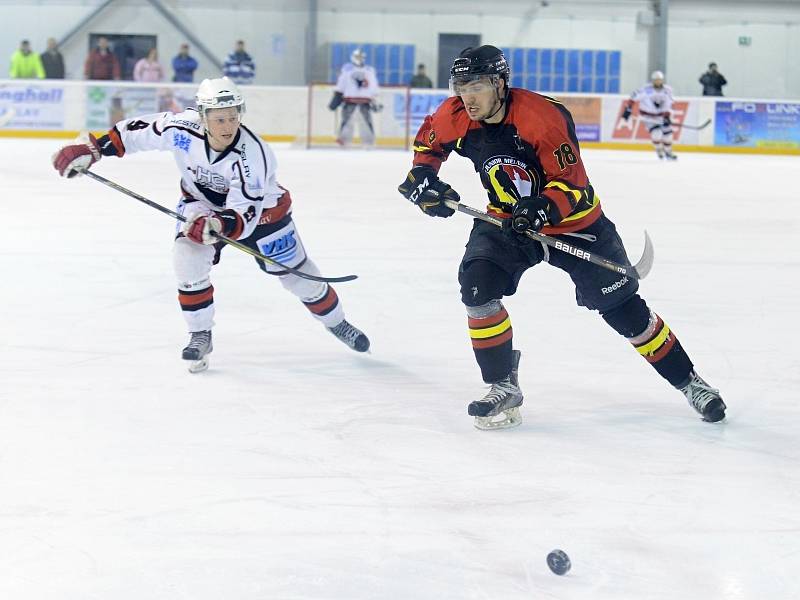 Třetí zápas semifinále play off krajské hokejové ligy mezi Čáslaví a Mělníkem.