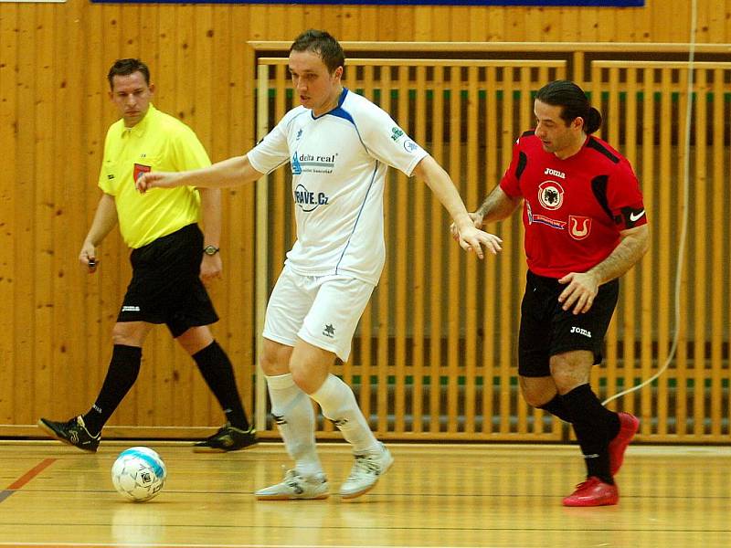 14. kolo Chance futsal ligy: FC Benago Zruč - 1. FC Delta Real Šumperk 6:6, 13. ledna 2012.