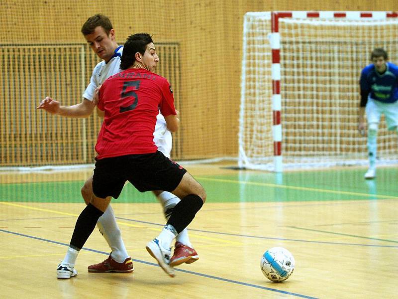 14. kolo Chance futsal ligy: FC Benago Zruč - 1. FC Delta Real Šumperk 6:6, 13. ledna 2012.