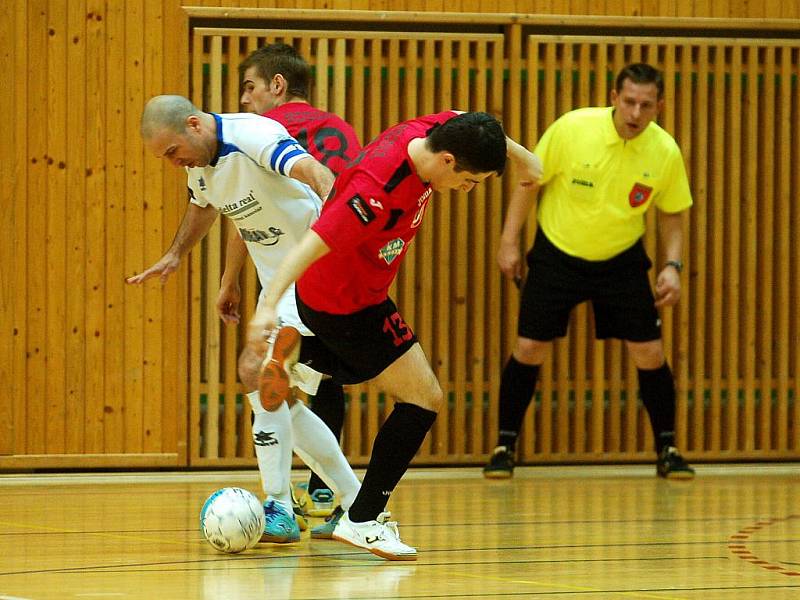 14. kolo Chance futsal ligy: FC Benago Zruč - 1. FC Delta Real Šumperk 6:6, 13. ledna 2012.