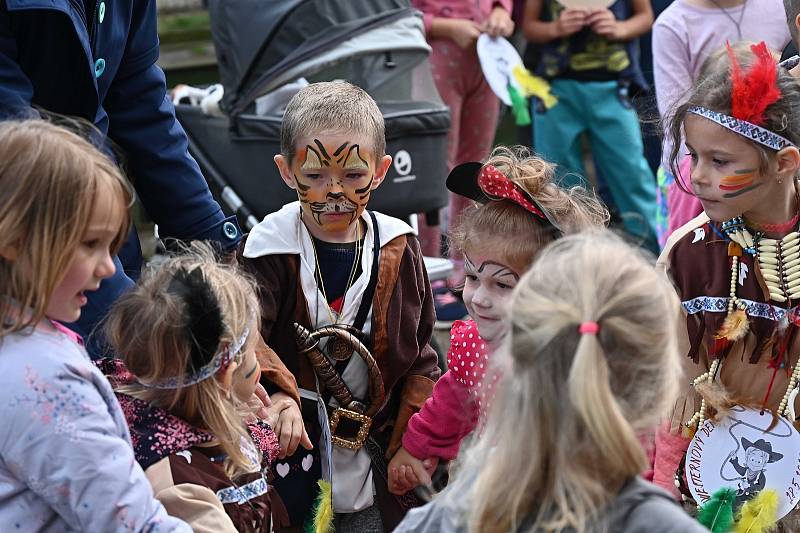 Westernové odpoledne oživilo sobotu v Ratajích nad Sázavou.