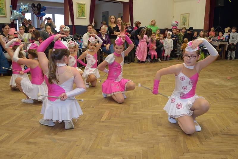 Program okořenily soutěže i vystoupení mažoretek.