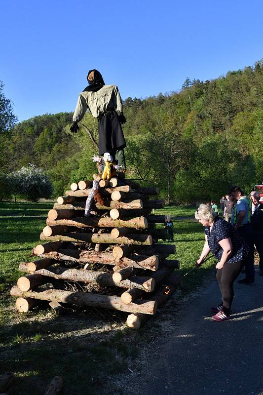 Bohatý čarodějnický program připravili v Kácově