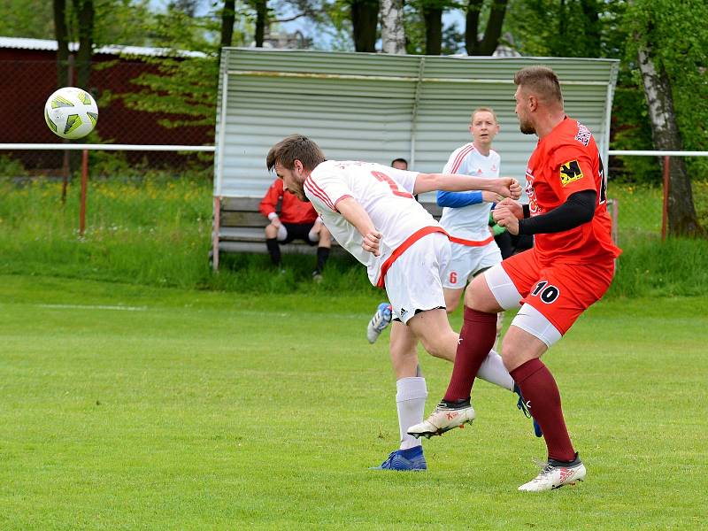 Fotbalisté Červených Janovic v sestavě s Romanem Bednářem, Tomášem Řepkou nebo Martinem Jiránkem porazili v přípravném utkání Tupadly 5:2.