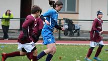 Z přátelského fotbalového zápasu: FK Čáslav dívky (starší žákyně) - FK Uhlířské Janovice (mladší žáci) 8:2 (4:0).