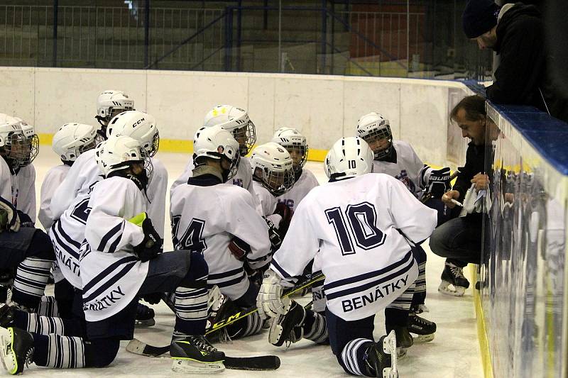 Hokejové mistrovské utkání krajské ligy mladších žáků: SK Sršni Kutná Hora - HC Benátky nad Jizerou 2:5 (1:1, 1:2, 0:2).