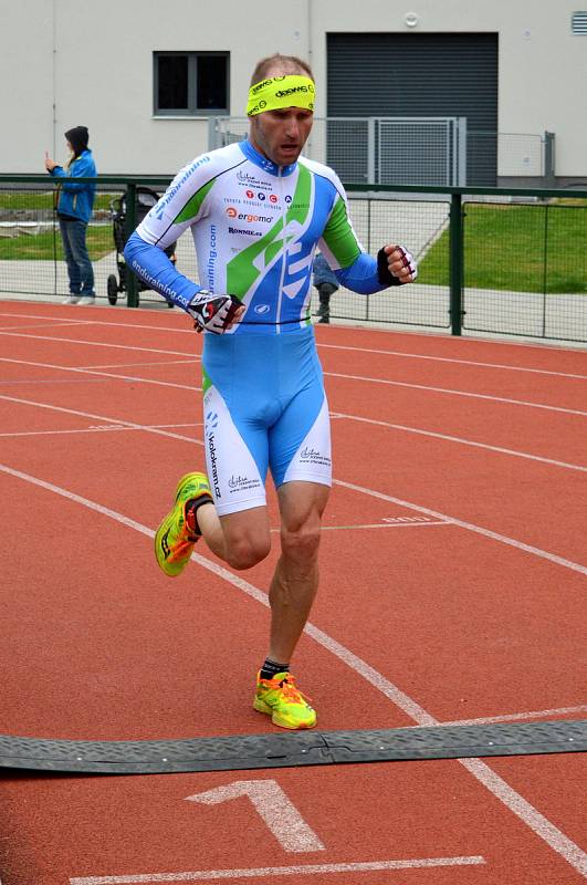 Čáslavský duatlon zdolalo šedesát pět sportovců.