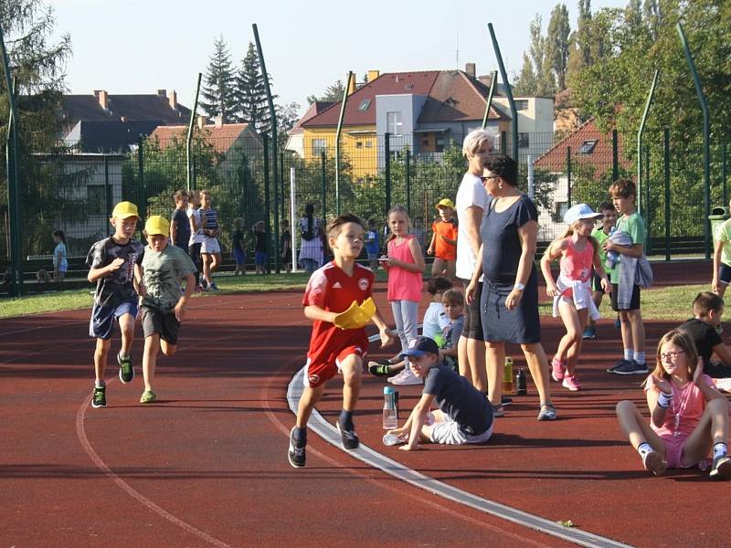 Z T-Mobile Olympijského běhu v podání žáků Základní školy Žižkov v Kutné Hoře.