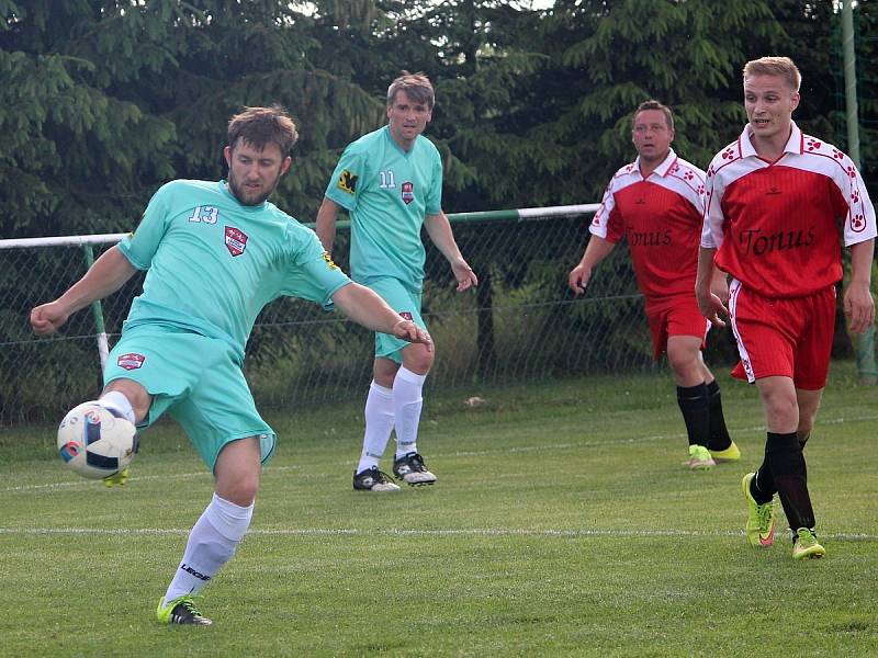 Mistrovské fotbalové utkání III. třídy: FC Bílé Podolí B - TJ Sokol Červené Janovice 1:1 (0:0), na penalty 1:4.