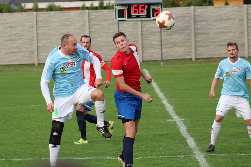 Fotbalisté Hlízova otočili duel s Pátkem z 0:2 na 3:2 gólem v 89. minutě zápasu, kdy se trefil hlavou Martin Výborný.