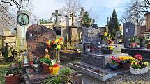 Jaro na hřbitově Všech svatých v Kutné Hoře.