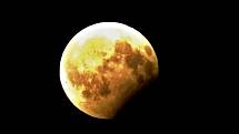 I v Čáslavi pozorovali lidé částečné zatmění Měsíce.