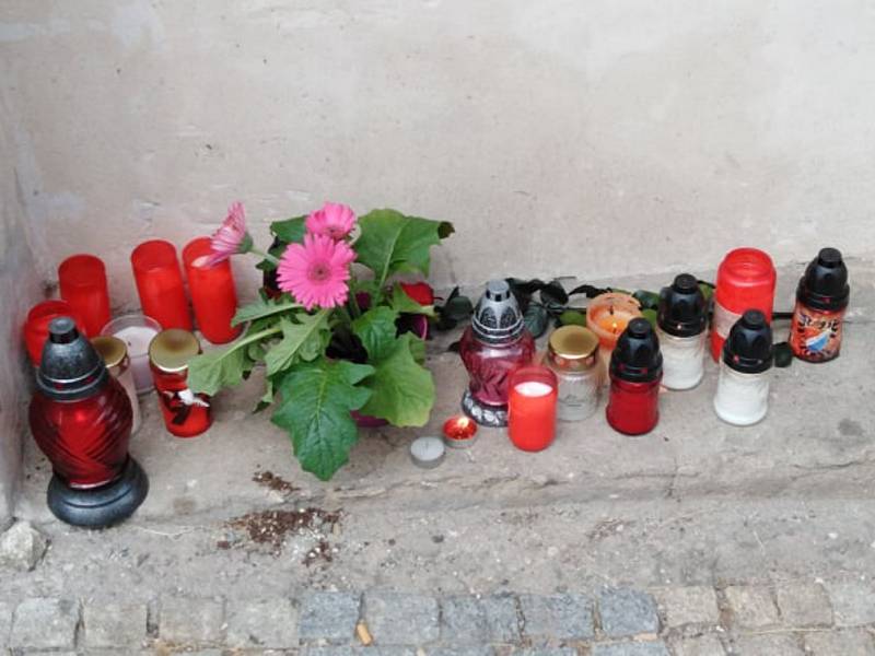 K těžkému ublížení na zdraví s následkem smrti došlo v Bakalářské pivnici v Husově ulici v Kutné Hoře. Místo tragické události v neděli 11. srpna.