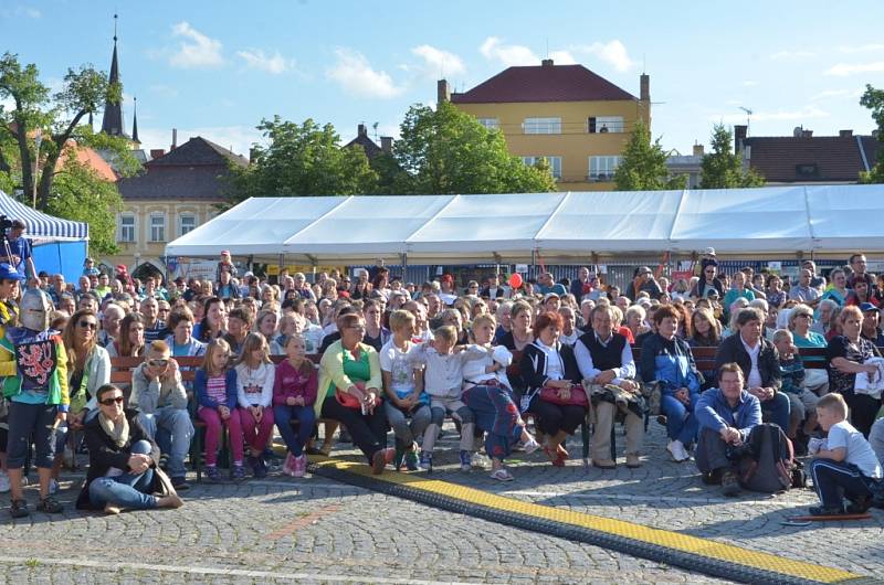 Náměstí Čáslavi odpoledne přihlíželo mučení a popravě kaplana - 14.června 2014