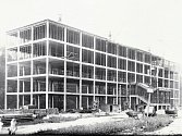 Takto pokročilá byla výstavba továrny ve Zruči nad Sázavou 28. srpna 1939.