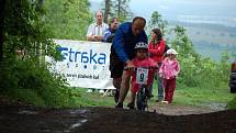 Z prvního kola cyklistického závodu Sraka Sport Cup Miskovice 2009, pátek 22. května 2009