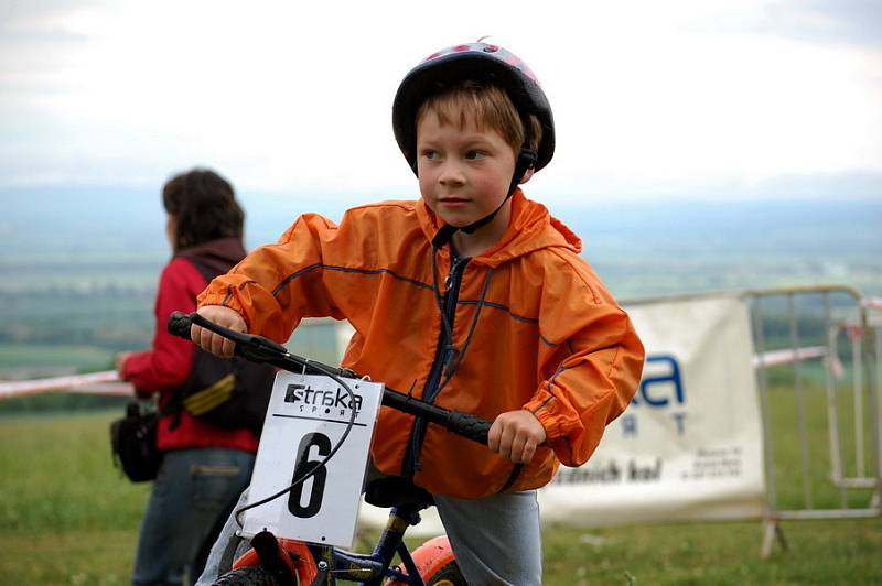 Z prvního kola cyklistického závodu Sraka Sport Cup Miskovice 2009, pátek 22. května 2009