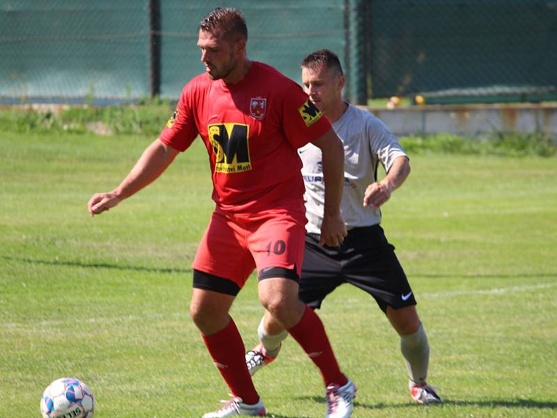 Předkolo Poháru Okresního fotbalového svazu Kutná Hora: TJ Sokol Červené Janovice - FK Záboří nad Labem 2:0 (1:0).