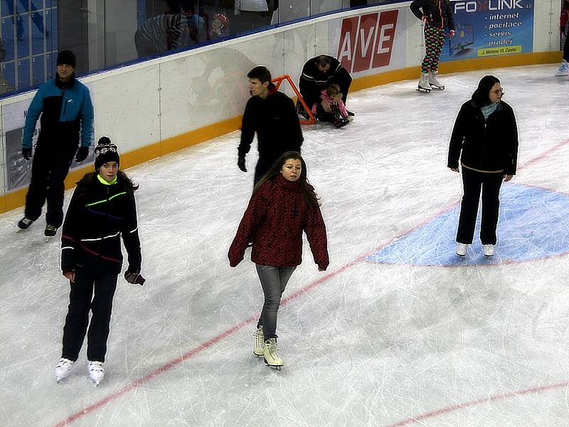 Zimní stadion v Čáslavi byl slavnostně otevřen poslední adventní neděli