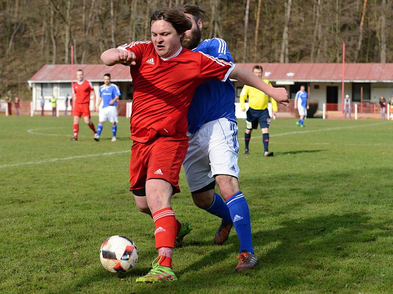 Ve 14. kole okresního fotbalového přeboru zvítězily Zbraslavice v Malešově 1:0.