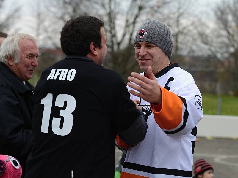 Druhý ročník charitativního turnaje v zabarákovém hokeji Šíša Cup se uskutečnil 25. listopadu v Kutné Hoře.