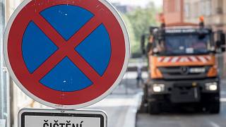 KRÁTCE: Řidiče na blokové čištění ulic značky neupozorňují - Benešovský  deník