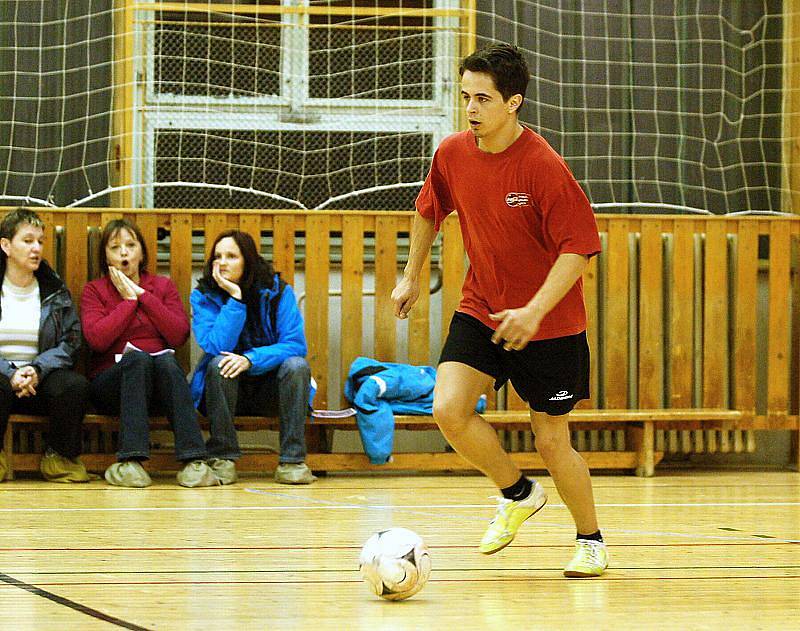 20. hrací den Club Deportivo futsalové ligy, 3. března 2011.