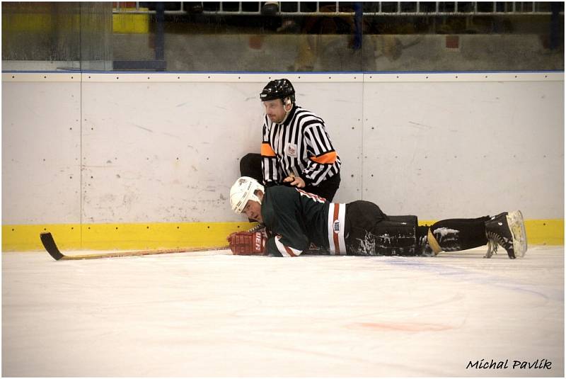 Krajská soutěž mužů: Sršni Kutná Hora - HC Žabonosy 4:1, 27. října 2013.