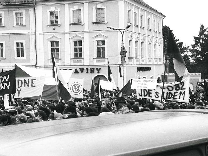 Sametová revoluce v Kutné Hoře na podzim roku 1989.