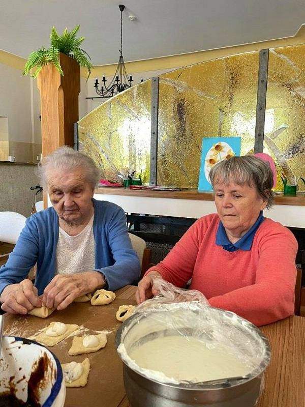 V Alzheimercentru Filipov v Čáslavi klienti pekli.