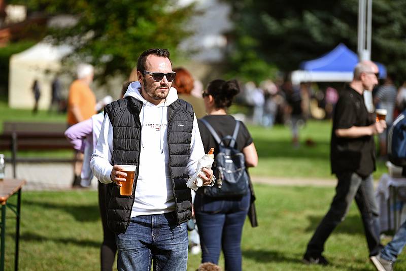 Park pod Vlašským dvorem se dočkal slavnostního otevření.