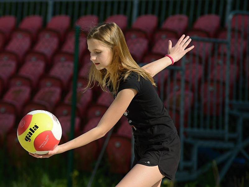 Mladí volejbalisté trénovali ve středu 20. května 2020 ve svém areálu na Klimešce.