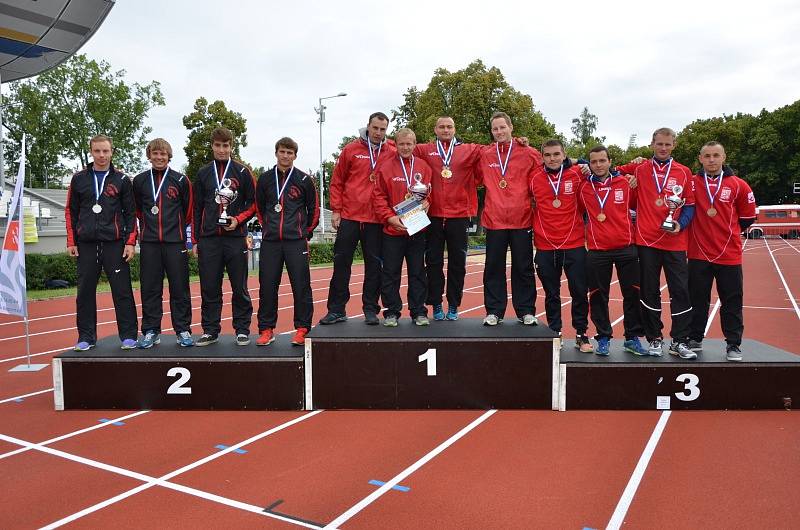 Na Městském stadionu Sletiště v Kladně se o víkendu 23. a 24. června uskutečnila hlavní část Krajské soutěže v požárním sportu profesionálních a dobrovolných hasičů.