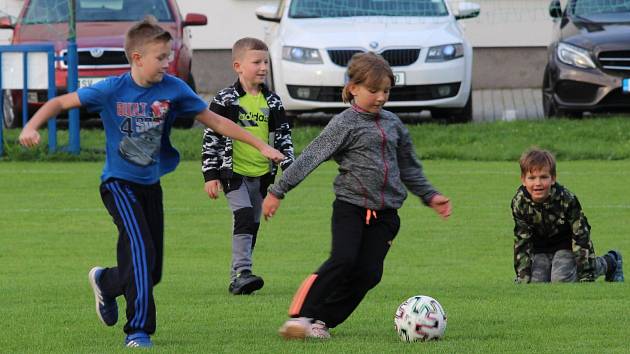 Fotbalová IV. třída, skupina B: TJ Sokol Malín B - SK Malešov B 3:1 (1:1).