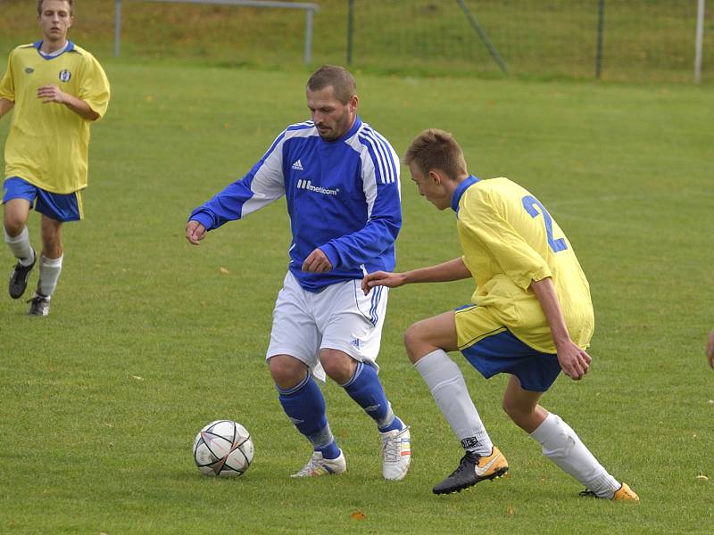 Utkání 7. kola okresního fotbalového přeboru: Zbraslavice - Sázava B 2:3.